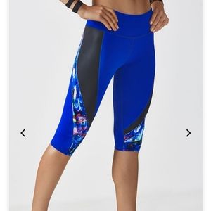Fabletics Navassa Leggings Blue Printed Crop Leggings size Medium